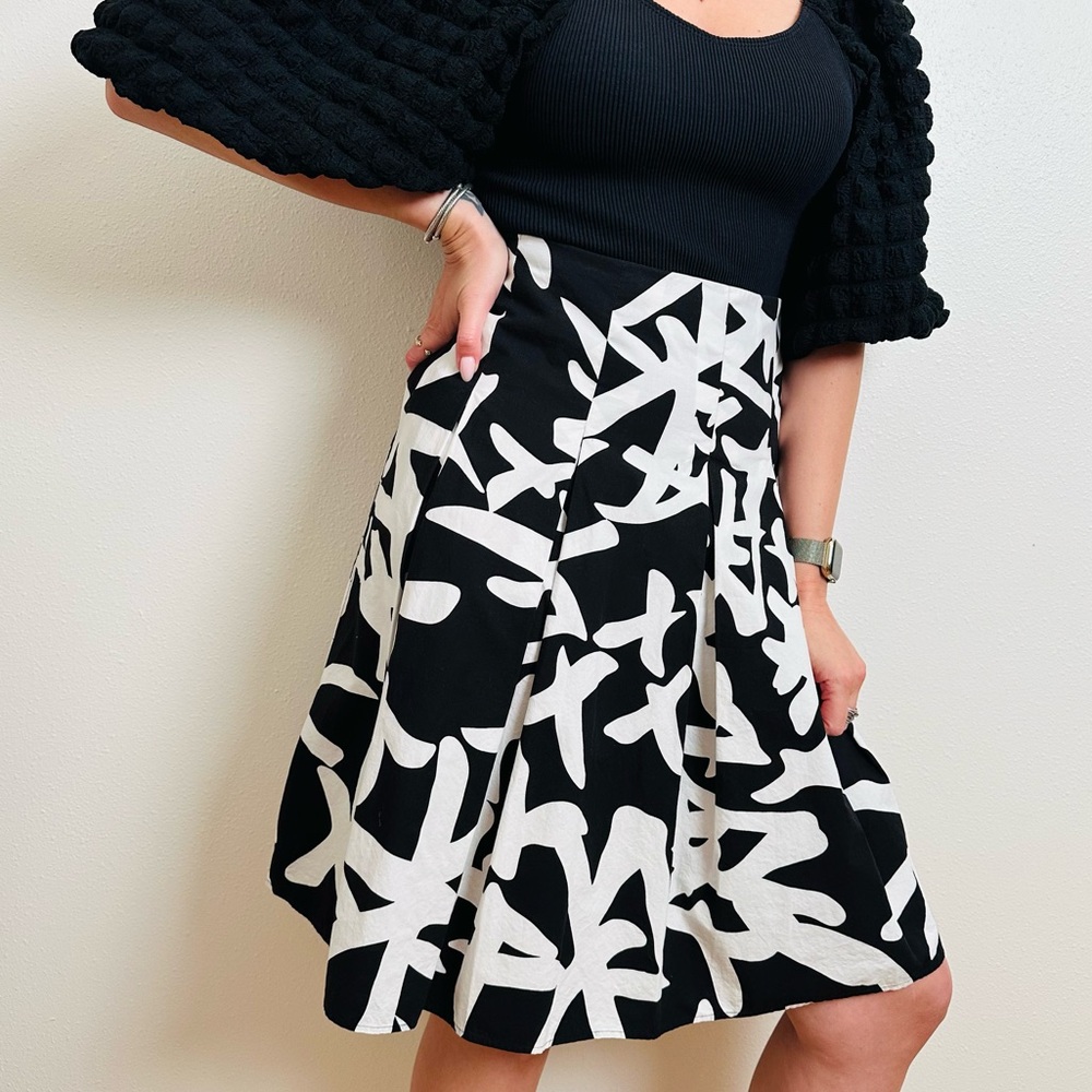 Vintage Diane Von Furstenberg Black White Abstract Pleated Cotton Midi Skirt